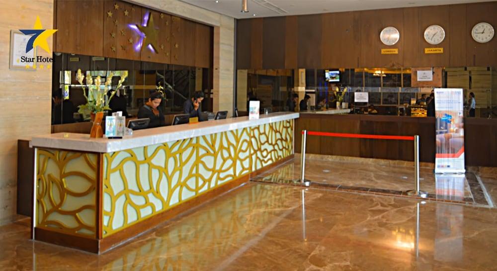 Star Hotel Σεμαράνγκ Εξωτερικό φωτογραφία