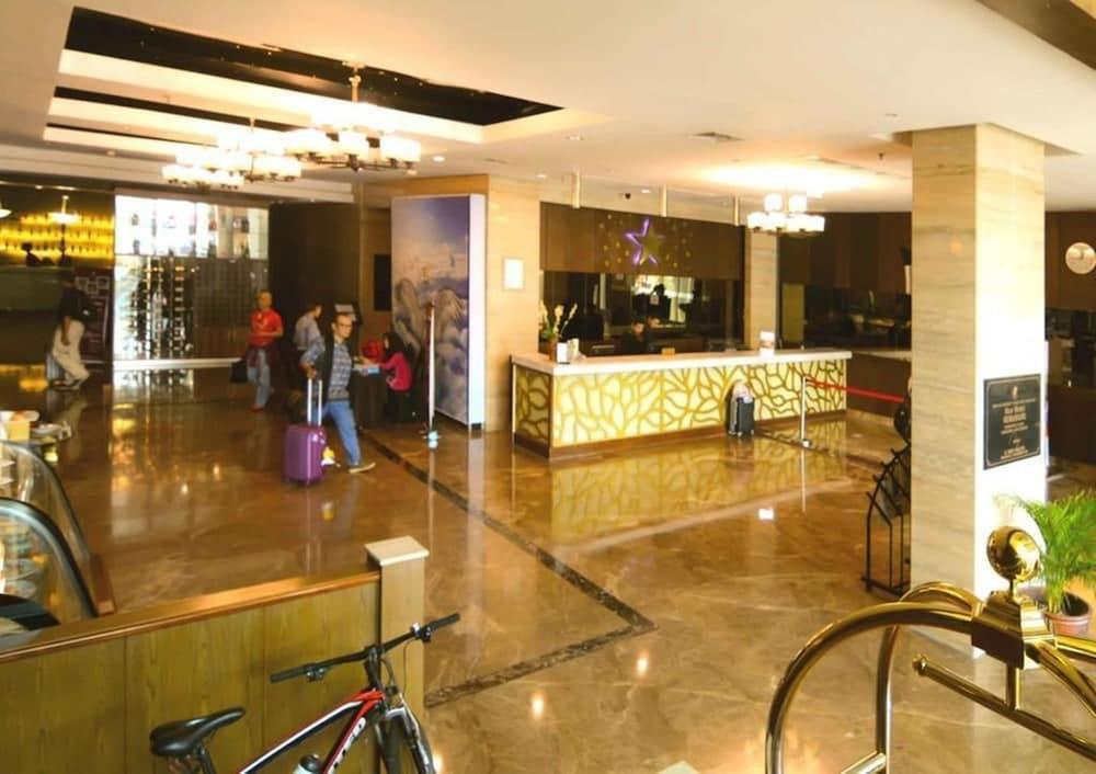 Star Hotel Σεμαράνγκ Εξωτερικό φωτογραφία